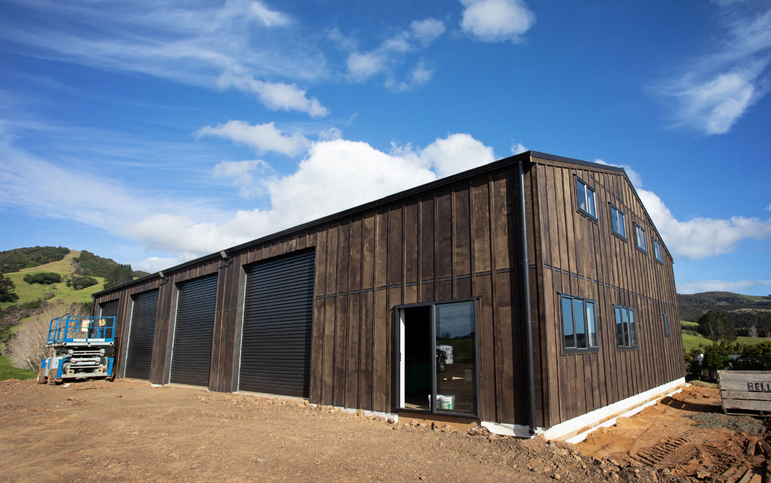 Pole shed — Pukepoto, board and batten clear span